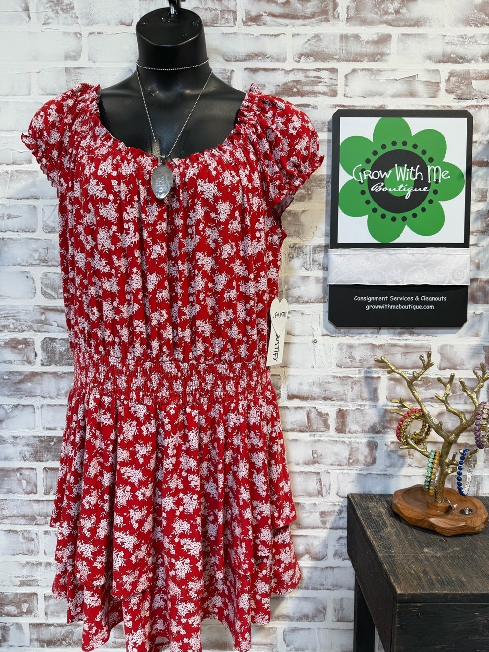 J for Justify Red and White Floral Smocked Waist shorts romper 2X